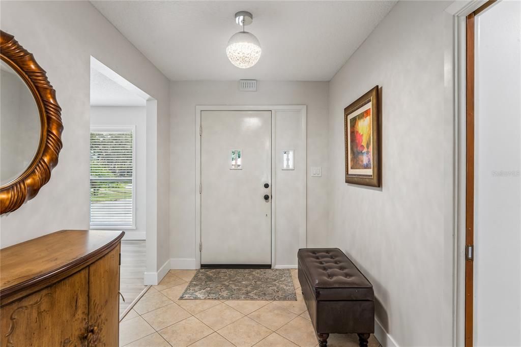 En Venta: $565,900 (4 camas, 3 baños, 2425 Pies cuadrados)