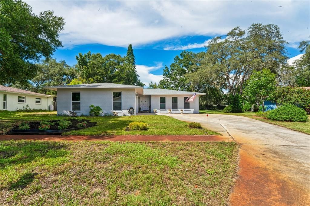 En Venta: $565,900 (4 camas, 3 baños, 2425 Pies cuadrados)