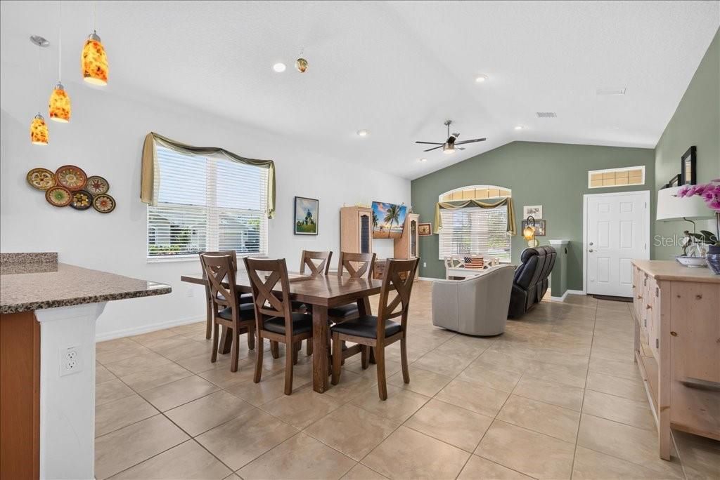 En Venta: $344,000 (3 camas, 2 baños, 1624 Pies cuadrados)