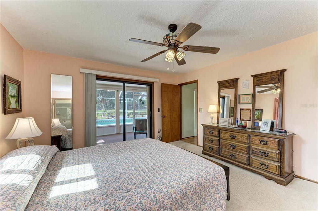 Activo con contrato: $535,000 (3 camas, 2 baños, 1708 Pies cuadrados)