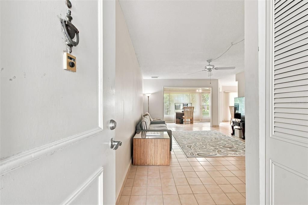 For Sale: $199,000 (2 beds, 2 baths, 1270 Square Feet)