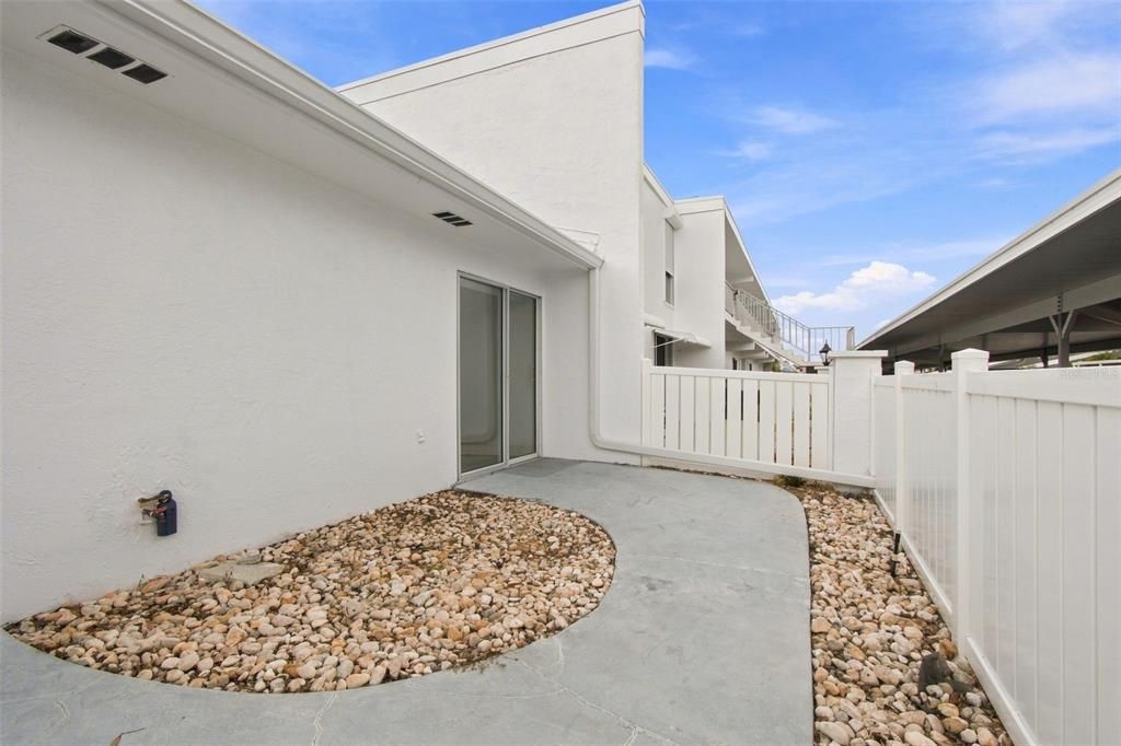 For Sale: $199,000 (2 beds, 2 baths, 1270 Square Feet)