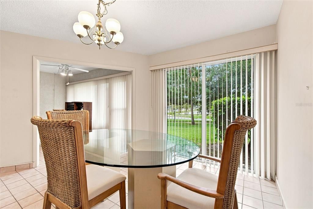 For Sale: $199,000 (2 beds, 2 baths, 1270 Square Feet)