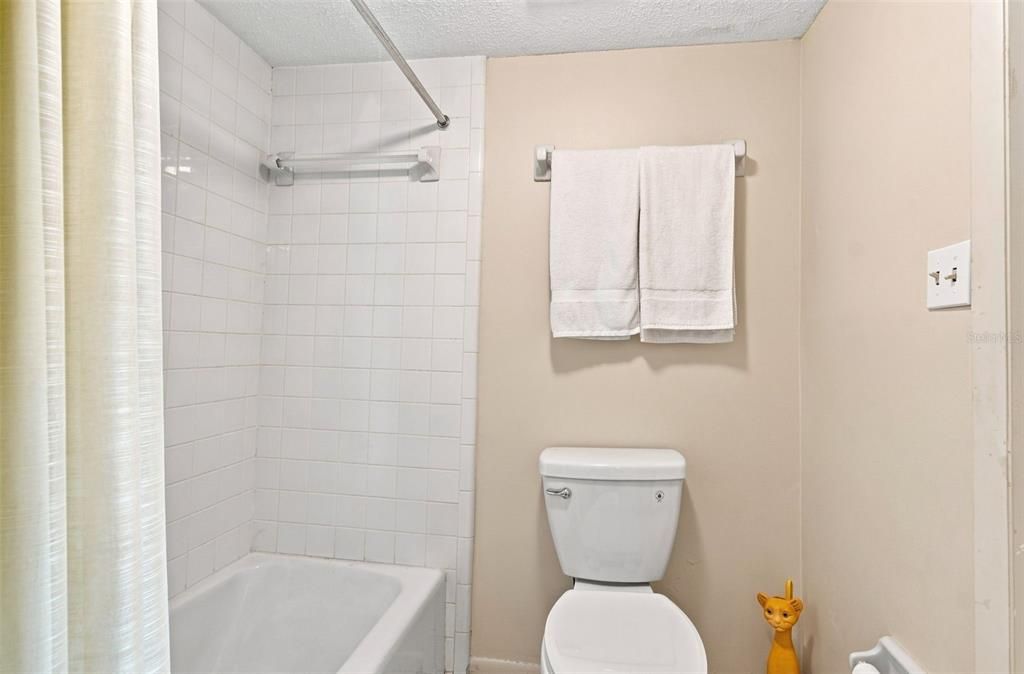 For Sale: $199,000 (2 beds, 2 baths, 1270 Square Feet)