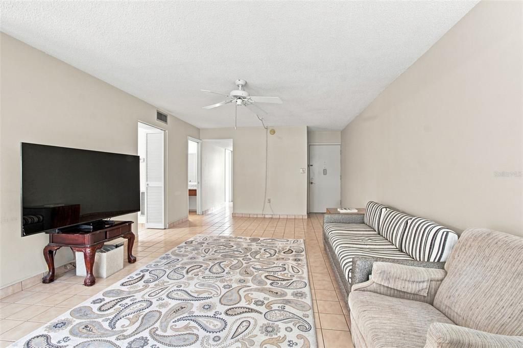 For Sale: $199,000 (2 beds, 2 baths, 1270 Square Feet)