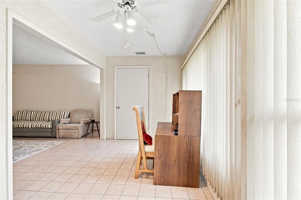 For Sale: $199,000 (2 beds, 2 baths, 1270 Square Feet)