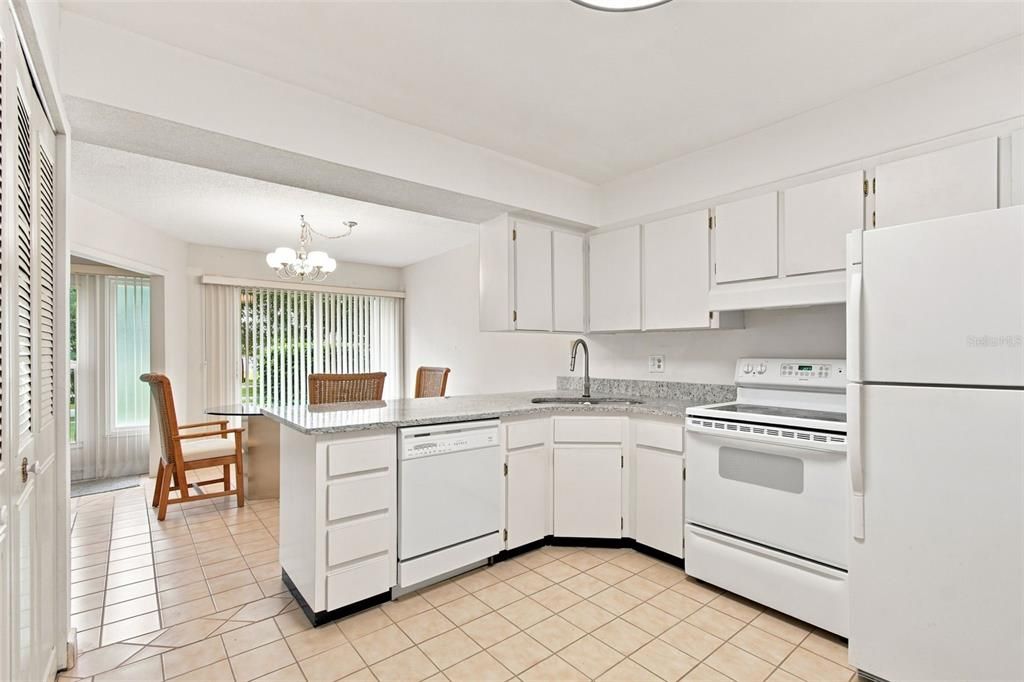 For Sale: $199,000 (2 beds, 2 baths, 1270 Square Feet)