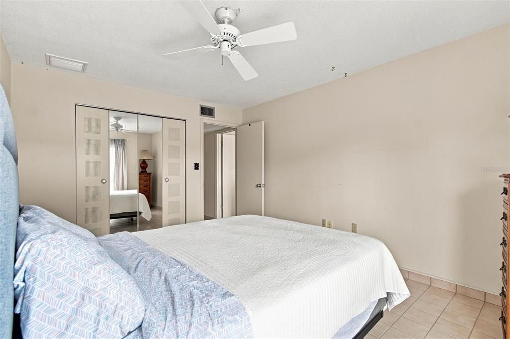 For Sale: $199,000 (2 beds, 2 baths, 1270 Square Feet)