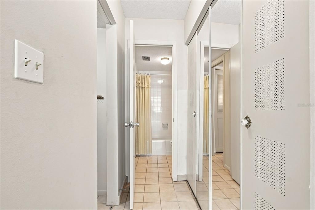 For Sale: $199,000 (2 beds, 2 baths, 1270 Square Feet)