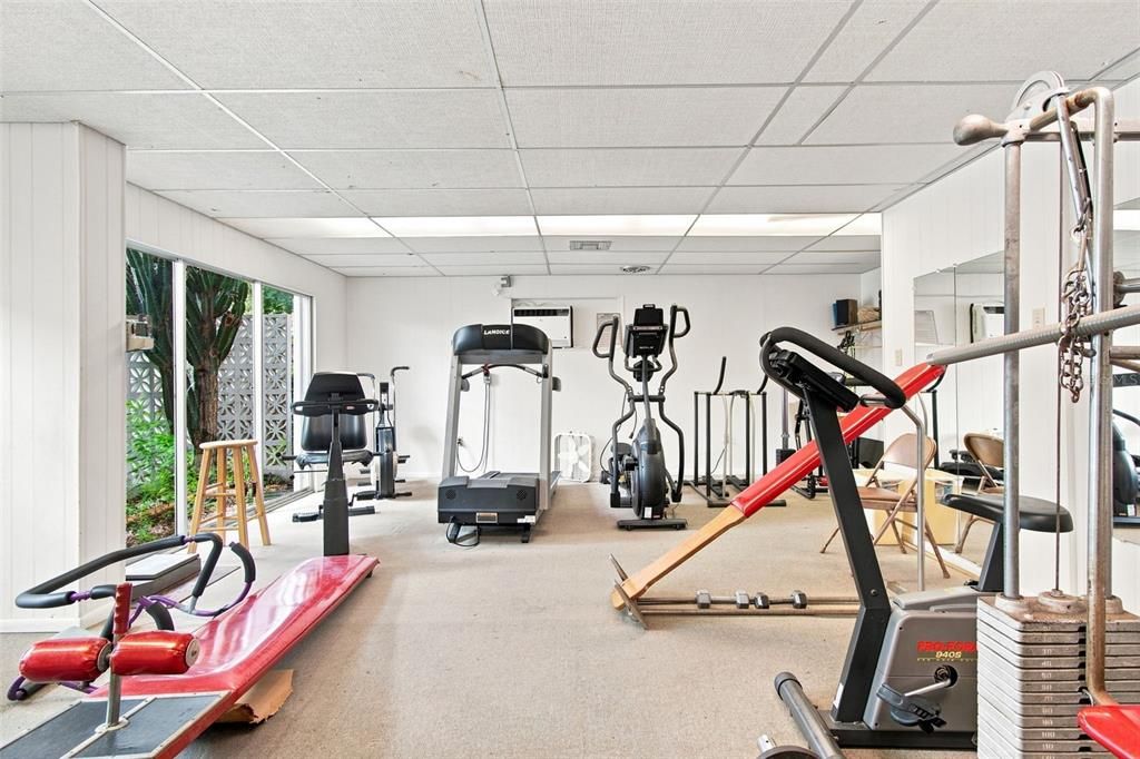 For Sale: $199,000 (2 beds, 2 baths, 1270 Square Feet)