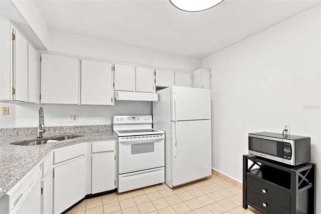 For Sale: $199,000 (2 beds, 2 baths, 1270 Square Feet)