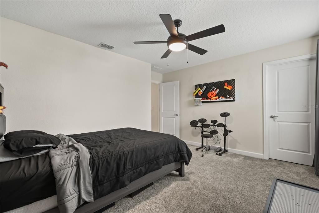 For Sale: $530,000 (5 beds, 3 baths, 3624 Square Feet)