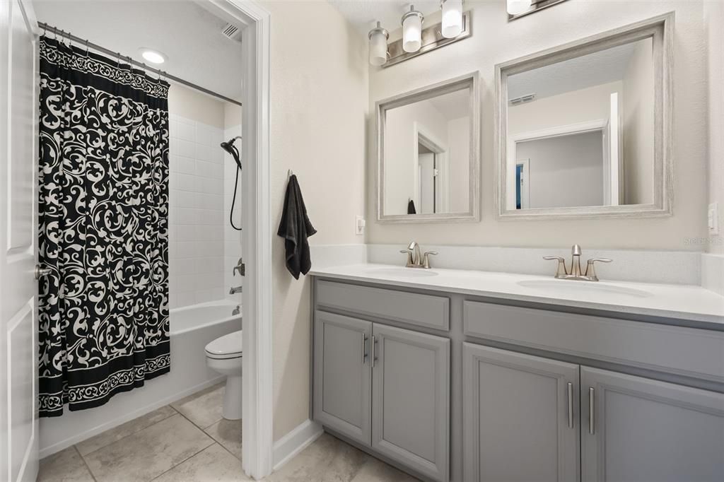 For Sale: $530,000 (5 beds, 3 baths, 3624 Square Feet)