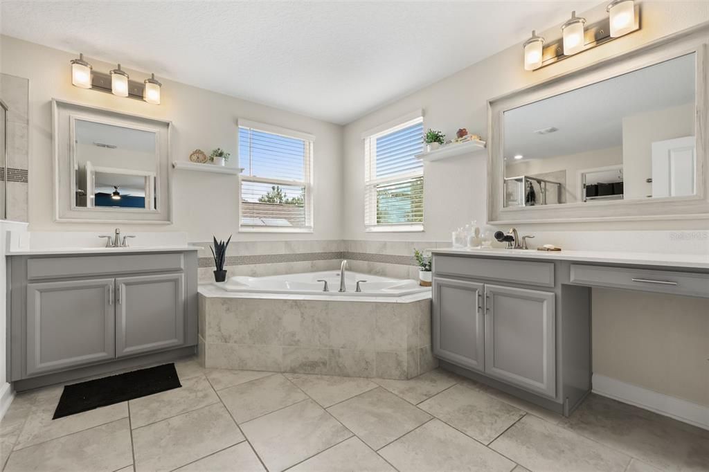 For Sale: $530,000 (5 beds, 3 baths, 3624 Square Feet)