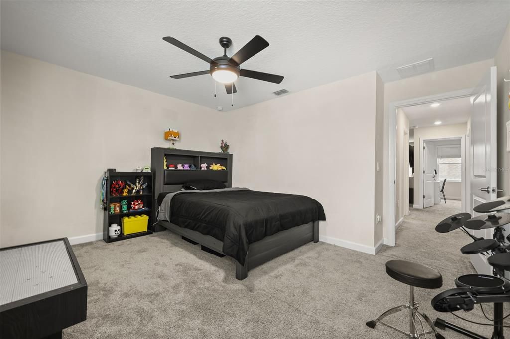 For Sale: $530,000 (5 beds, 3 baths, 3624 Square Feet)