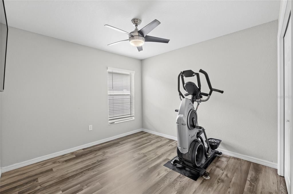 Activo con contrato: $289,999 (3 camas, 2 baños, 1553 Pies cuadrados)