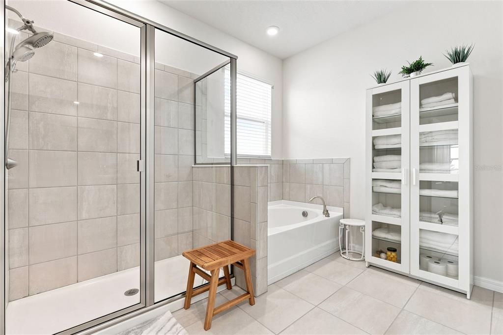For Sale: $599,999 (3 beds, 2 baths, 2045 Square Feet)