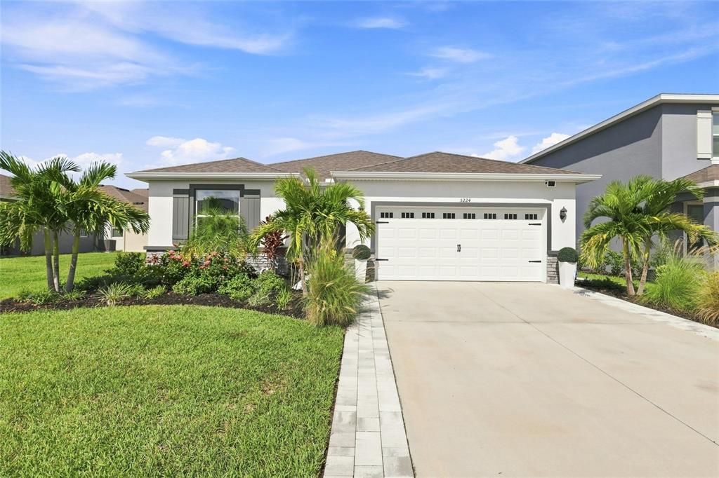 For Sale: $599,999 (3 beds, 2 baths, 2045 Square Feet)