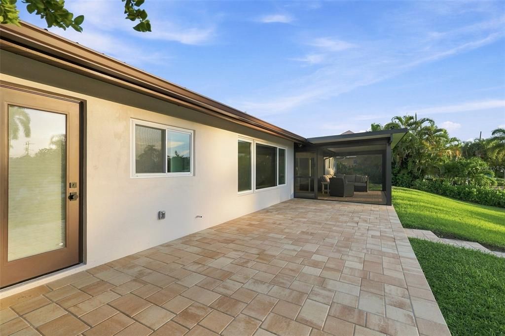 For Sale: $1,250,000 (3 beds, 2 baths, 2123 Square Feet)