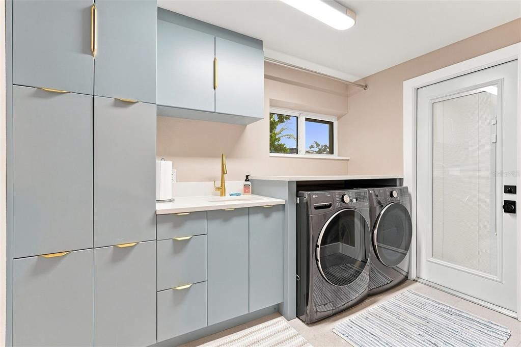 For Sale: $1,250,000 (3 beds, 2 baths, 2123 Square Feet)