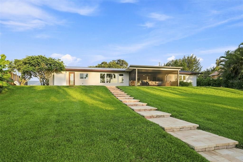 For Sale: $1,250,000 (3 beds, 2 baths, 2123 Square Feet)