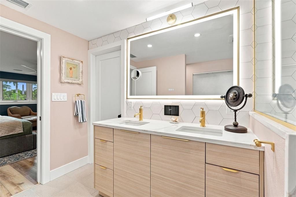 For Sale: $1,250,000 (3 beds, 2 baths, 2123 Square Feet)