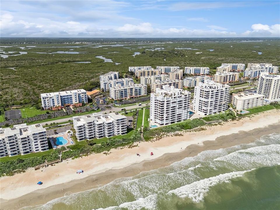 En Venta: $699,000 (3 camas, 3 baños, 2020 Pies cuadrados)