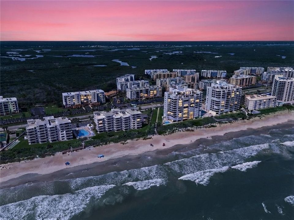 En Venta: $699,000 (3 camas, 3 baños, 2020 Pies cuadrados)