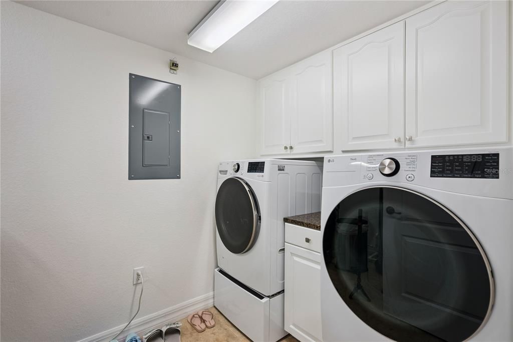 En Venta: $699,000 (3 camas, 3 baños, 2020 Pies cuadrados)