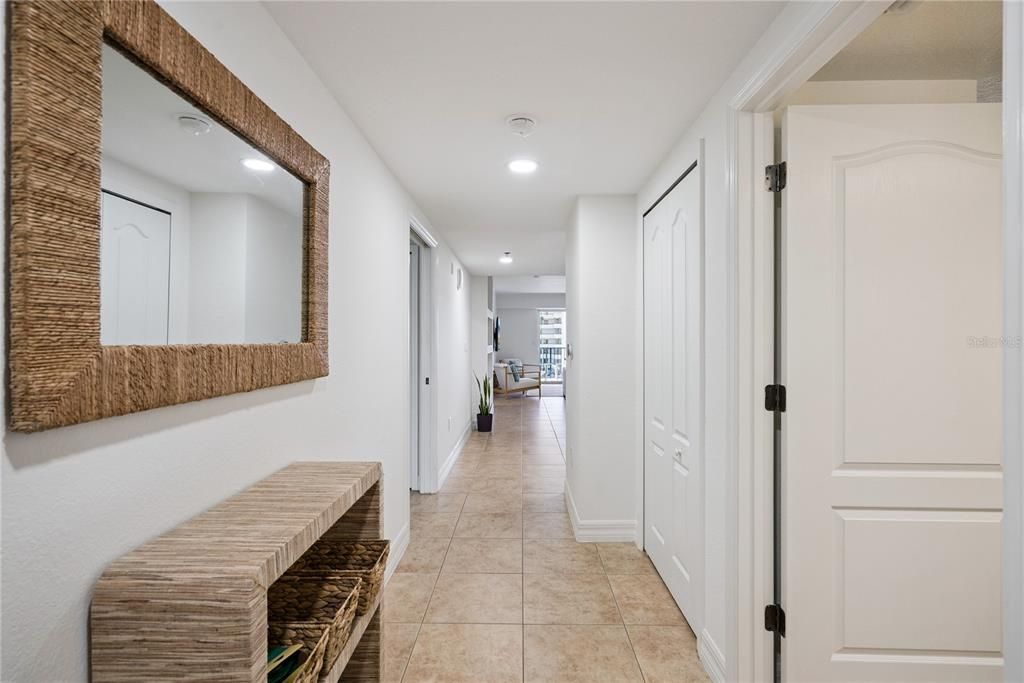 En Venta: $699,000 (3 camas, 3 baños, 2020 Pies cuadrados)