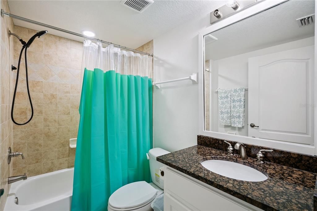 En Venta: $699,000 (3 camas, 3 baños, 2020 Pies cuadrados)