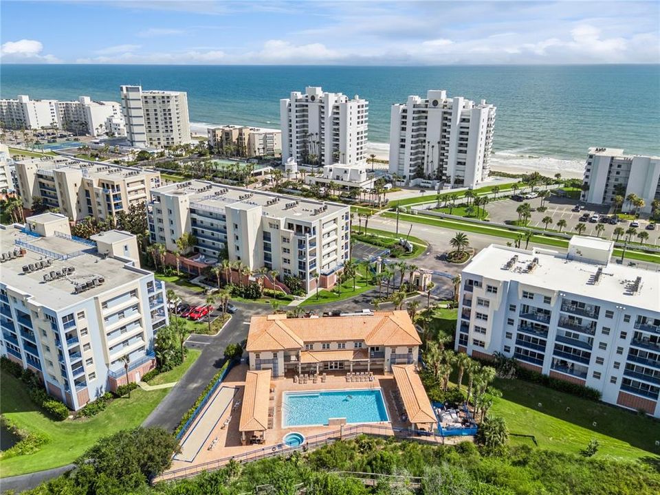 En Venta: $699,000 (3 camas, 3 baños, 2020 Pies cuadrados)