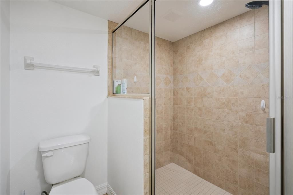 En Venta: $699,000 (3 camas, 3 baños, 2020 Pies cuadrados)