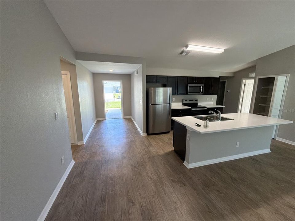 En Venta: $269,000 (4 camas, 2 baños, 1806 Pies cuadrados)
