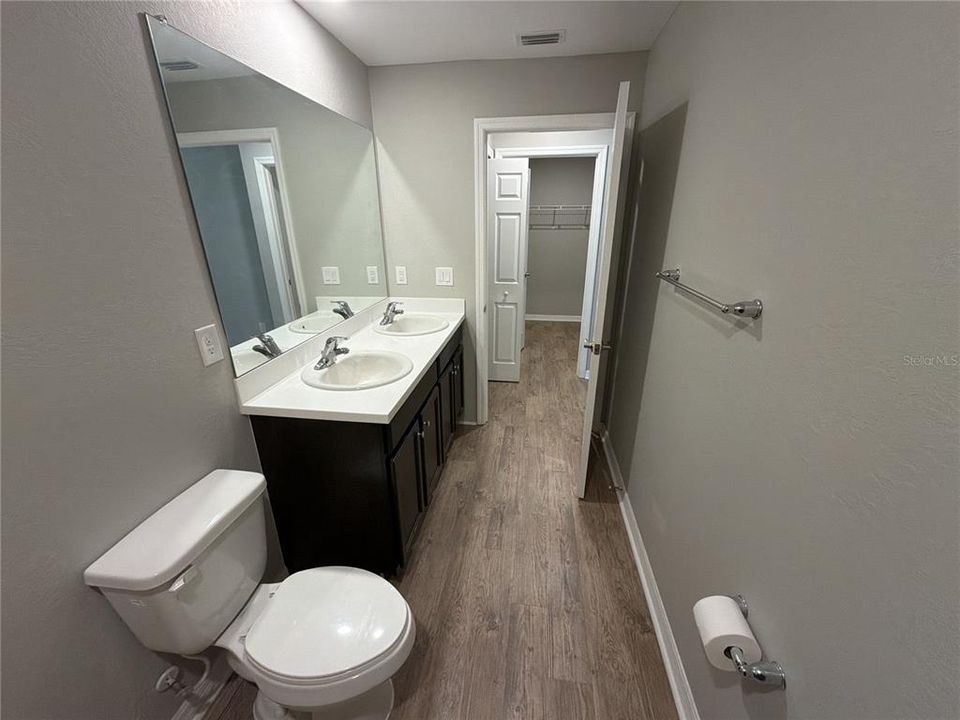 En Venta: $269,000 (4 camas, 2 baños, 1806 Pies cuadrados)