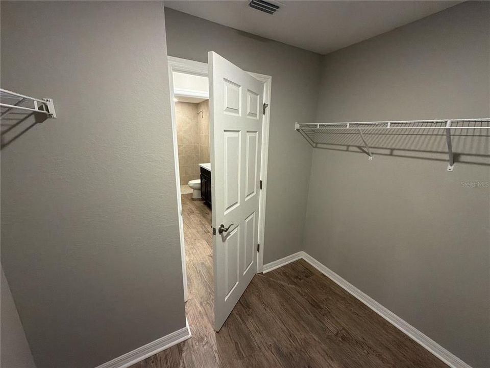 En Venta: $269,000 (4 camas, 2 baños, 1806 Pies cuadrados)