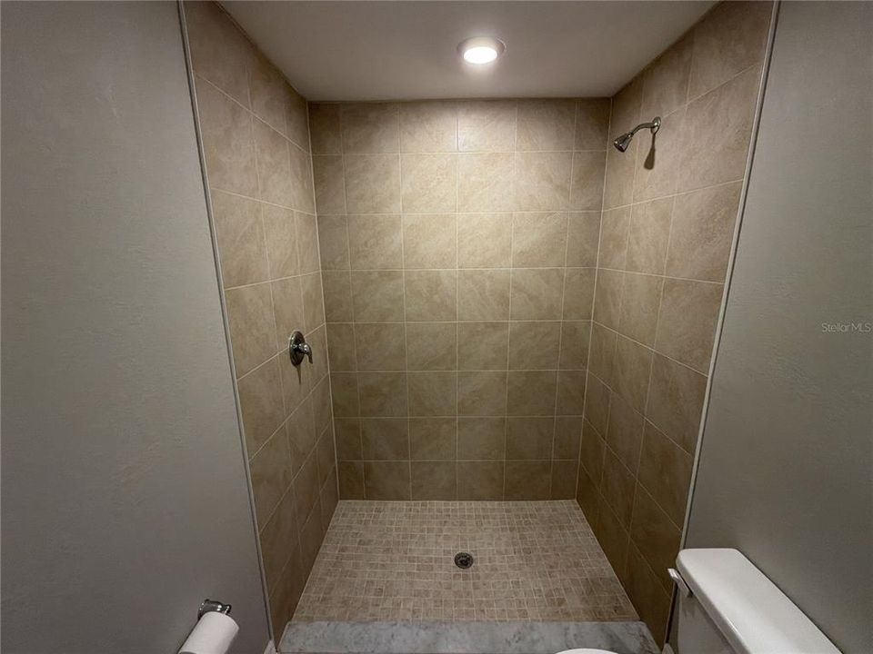 En Venta: $269,000 (4 camas, 2 baños, 1806 Pies cuadrados)