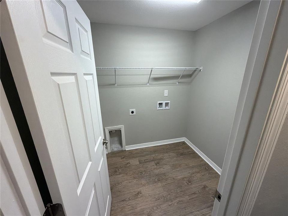 En Venta: $269,000 (4 camas, 2 baños, 1806 Pies cuadrados)