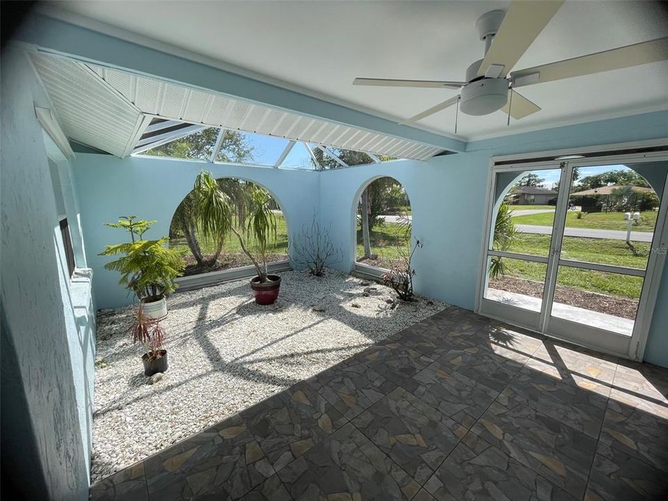 For Rent: $2,195 (2 beds, 2 baths, 1242 Square Feet)