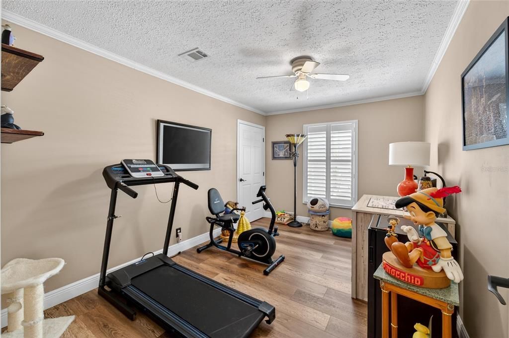 For Sale: $299,960 (3 beds, 2 baths, 1710 Square Feet)