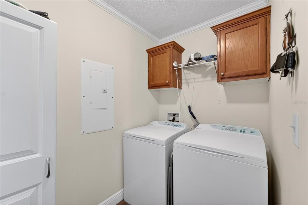 For Sale: $299,960 (3 beds, 2 baths, 1710 Square Feet)