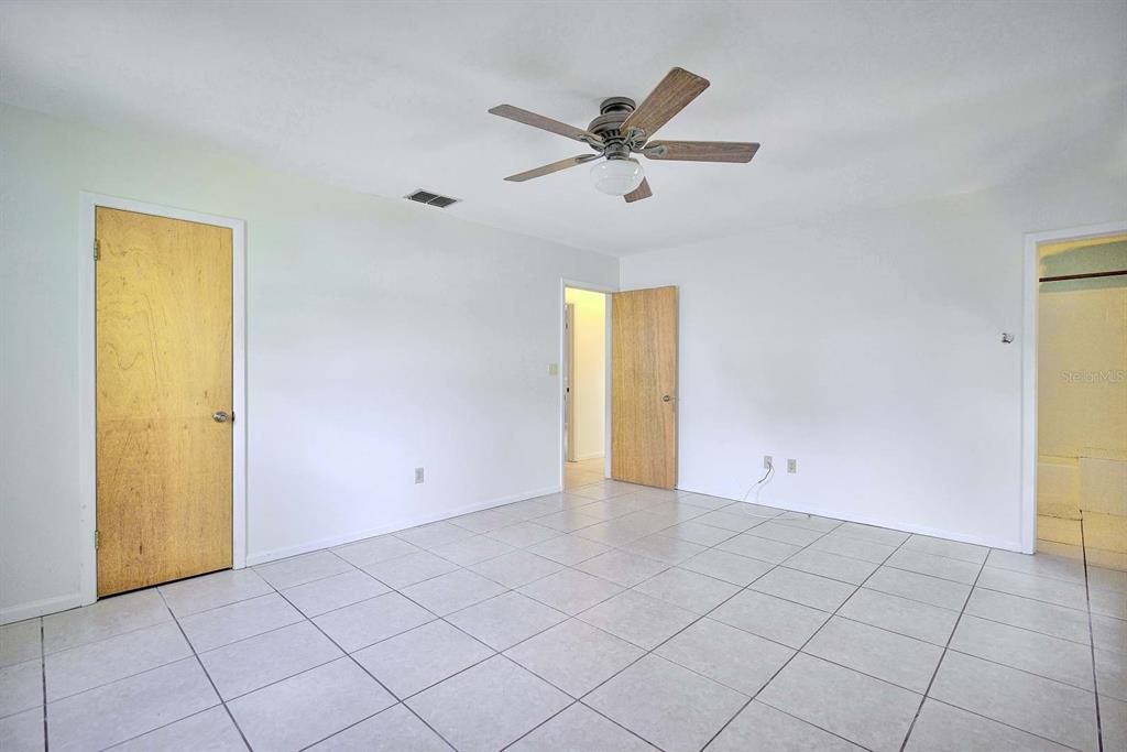For Sale: $249,900 (4 beds, 3 baths, 2324 Square Feet)