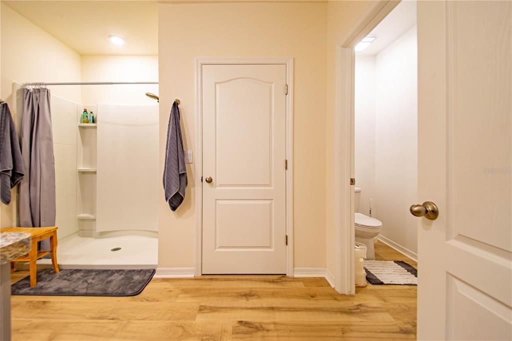 For Sale: $370,000 (4 beds, 2 baths, 2360 Square Feet)