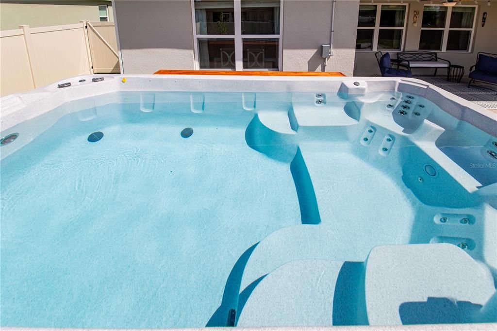 For Sale: $370,000 (4 beds, 2 baths, 2360 Square Feet)