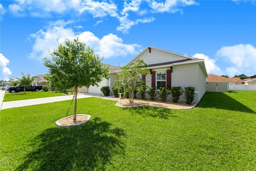 For Sale: $370,000 (4 beds, 2 baths, 2360 Square Feet)