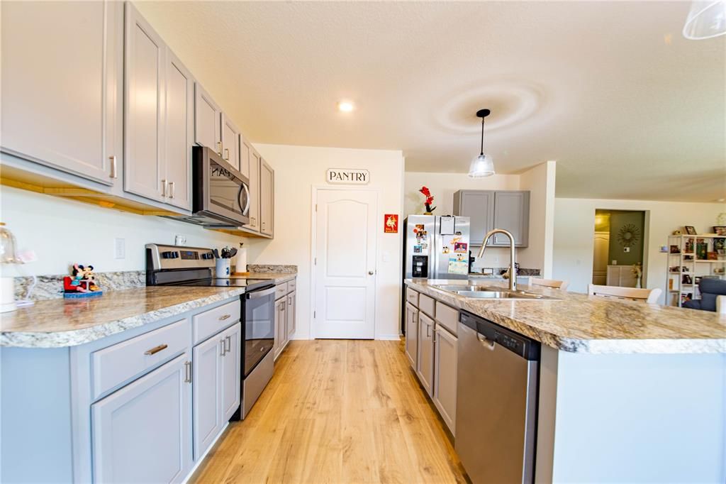 For Sale: $370,000 (4 beds, 2 baths, 2360 Square Feet)