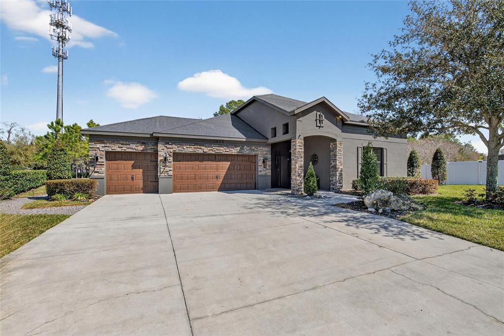 For Sale: $599,000 (4 beds, 2 baths, 3213 Square Feet)
