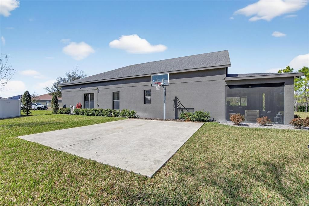 For Sale: $599,000 (4 beds, 2 baths, 3213 Square Feet)