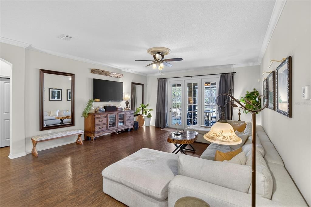 For Sale: $599,000 (4 beds, 2 baths, 3213 Square Feet)