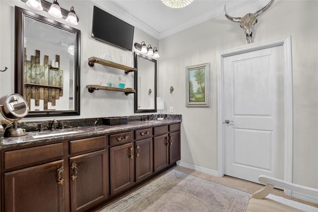 For Sale: $599,000 (4 beds, 2 baths, 3213 Square Feet)